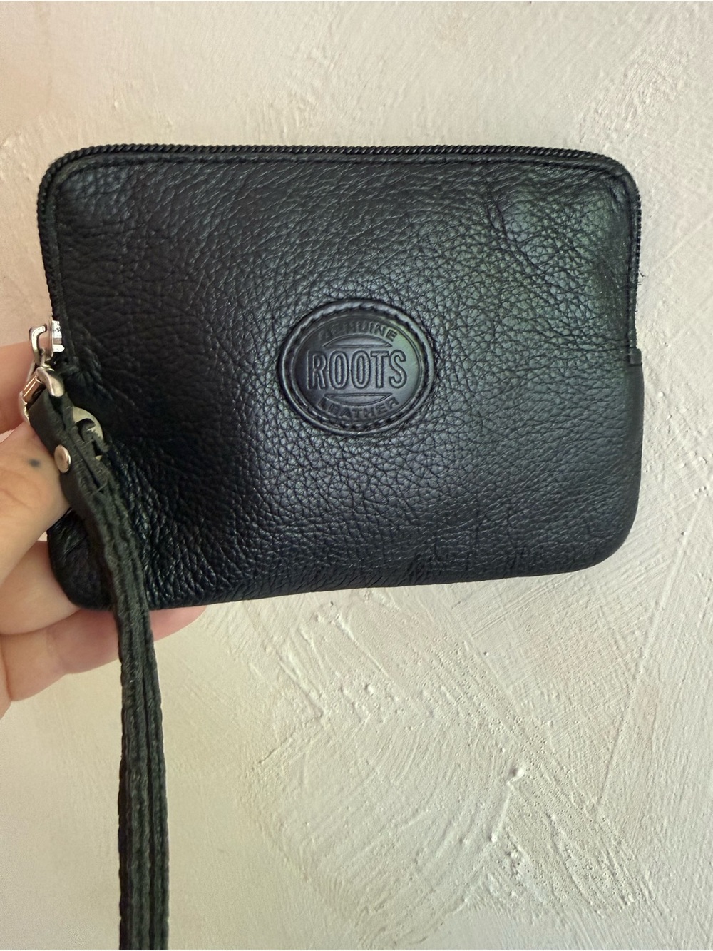 Roots | Canada | Genuine Leather | Wristlet Coin Purse | Black Pebbled Leather